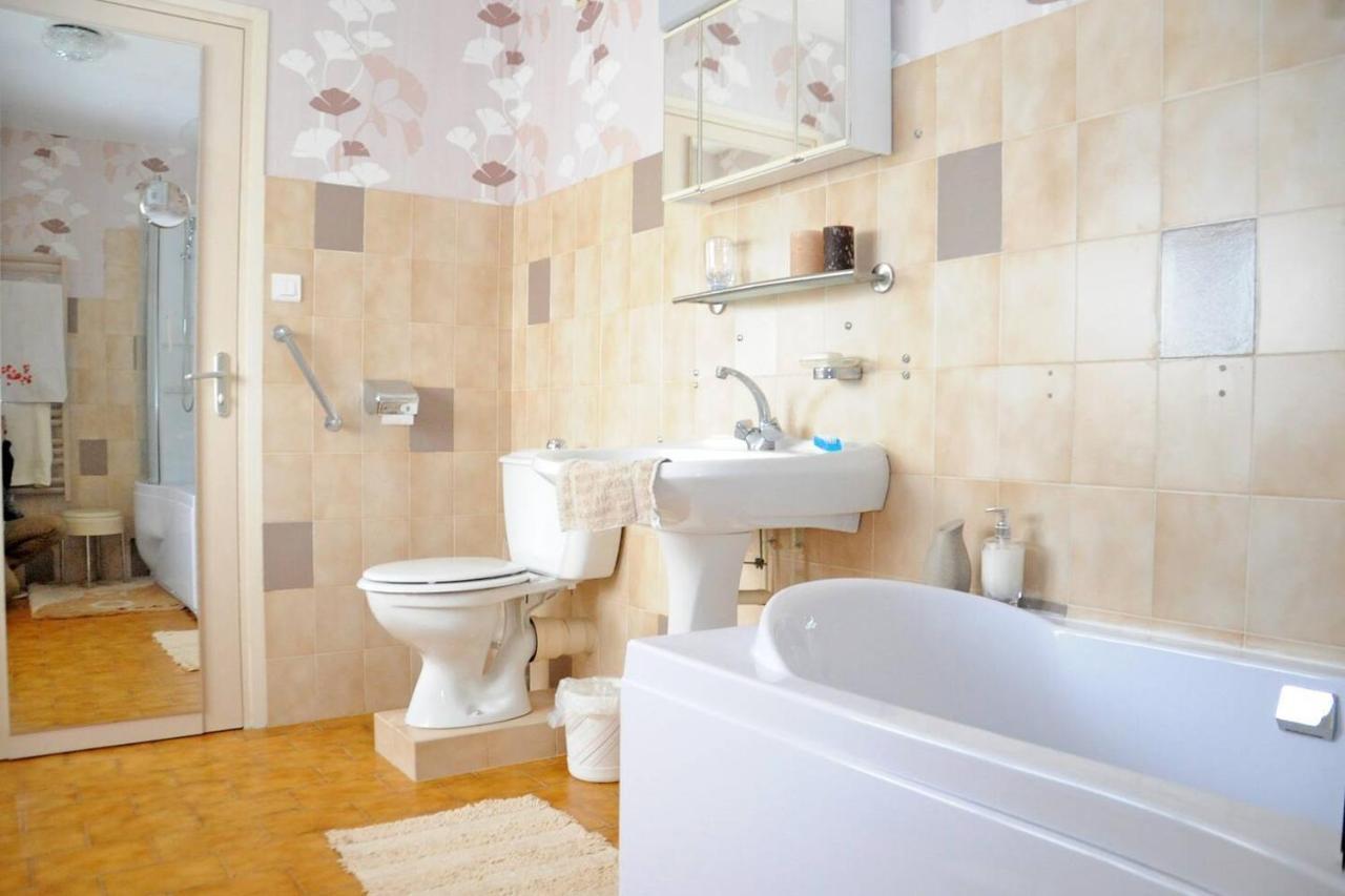 1 Bedroom House 20Min Walk To Centre In تورنو المظهر الخارجي الصورة